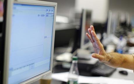 India Wants Google, Facebook, Microsoft, Yahoo to Cut Offensive Web Content